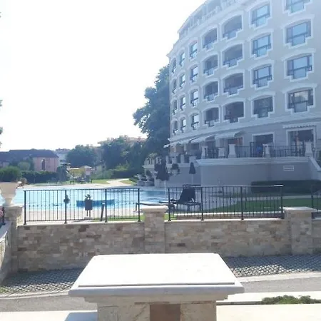 St Constantine And Helena - Anthony'S Luxurious Apartment Appartamento Varna